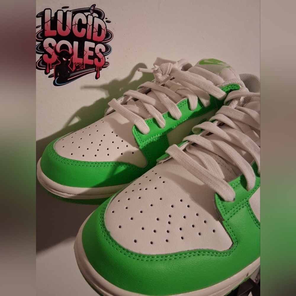 Nike Dunk Low - Picture 2 of 6